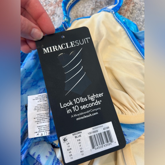 MIRACLESUIT Seraphina Size 16 One-Piece Swimsuit Blue Multi Print Underwire NWT - Picture 9 of 11